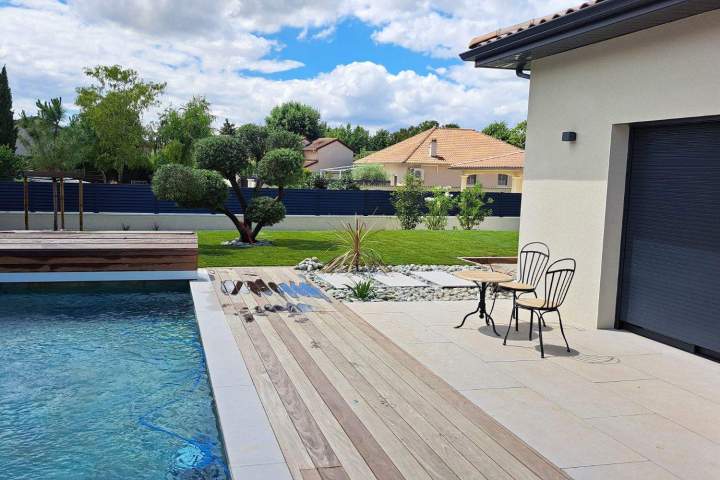amenagement jardin piscine terrasse 69780